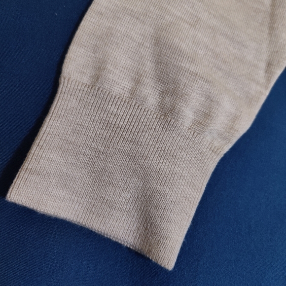 New 🆕 Boden Fine Wool Sweater With Gathered Shoulder, Size 12 - Picture 5 of 11